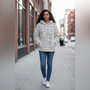 knapp Studios Sweater/Hoodie for Women